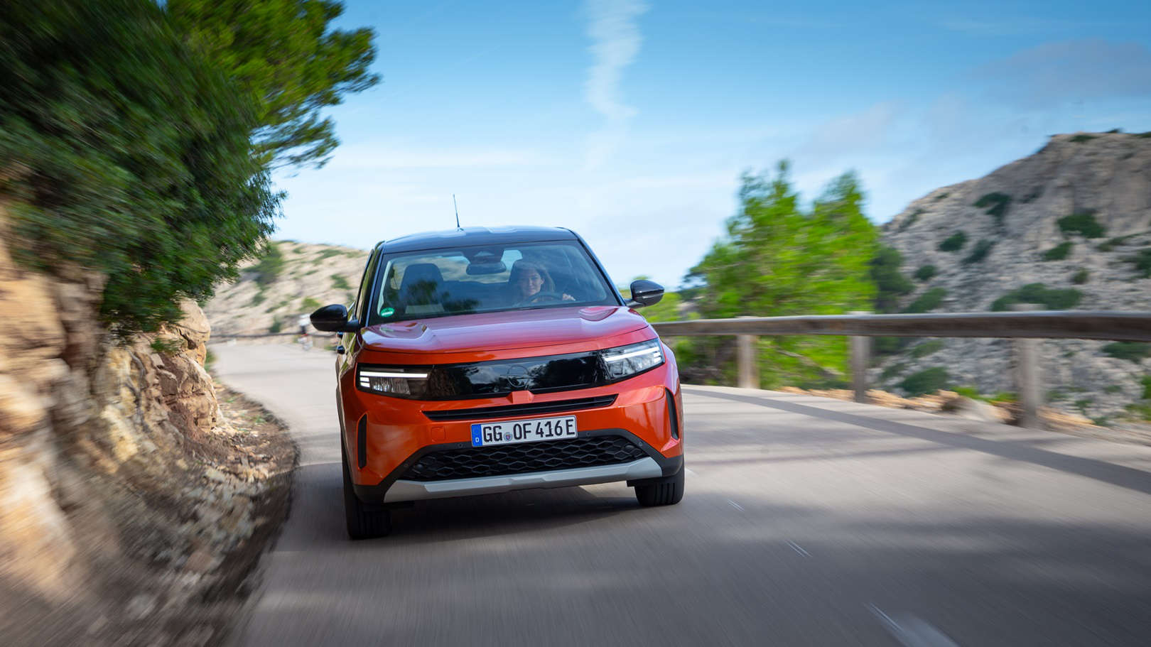 Новий Opel Frontera, вигляд спереду