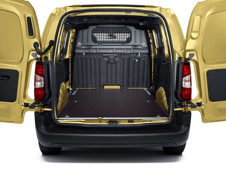 Вигляд ззаду на Opel Combo Cargo Electric з вантажною перегородкою