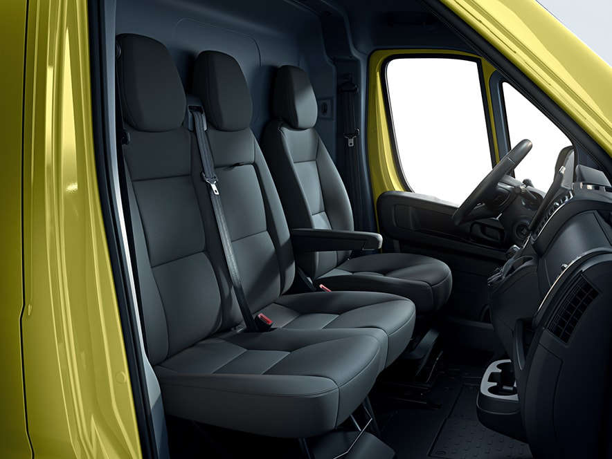 Opel Movano, передні сидіння